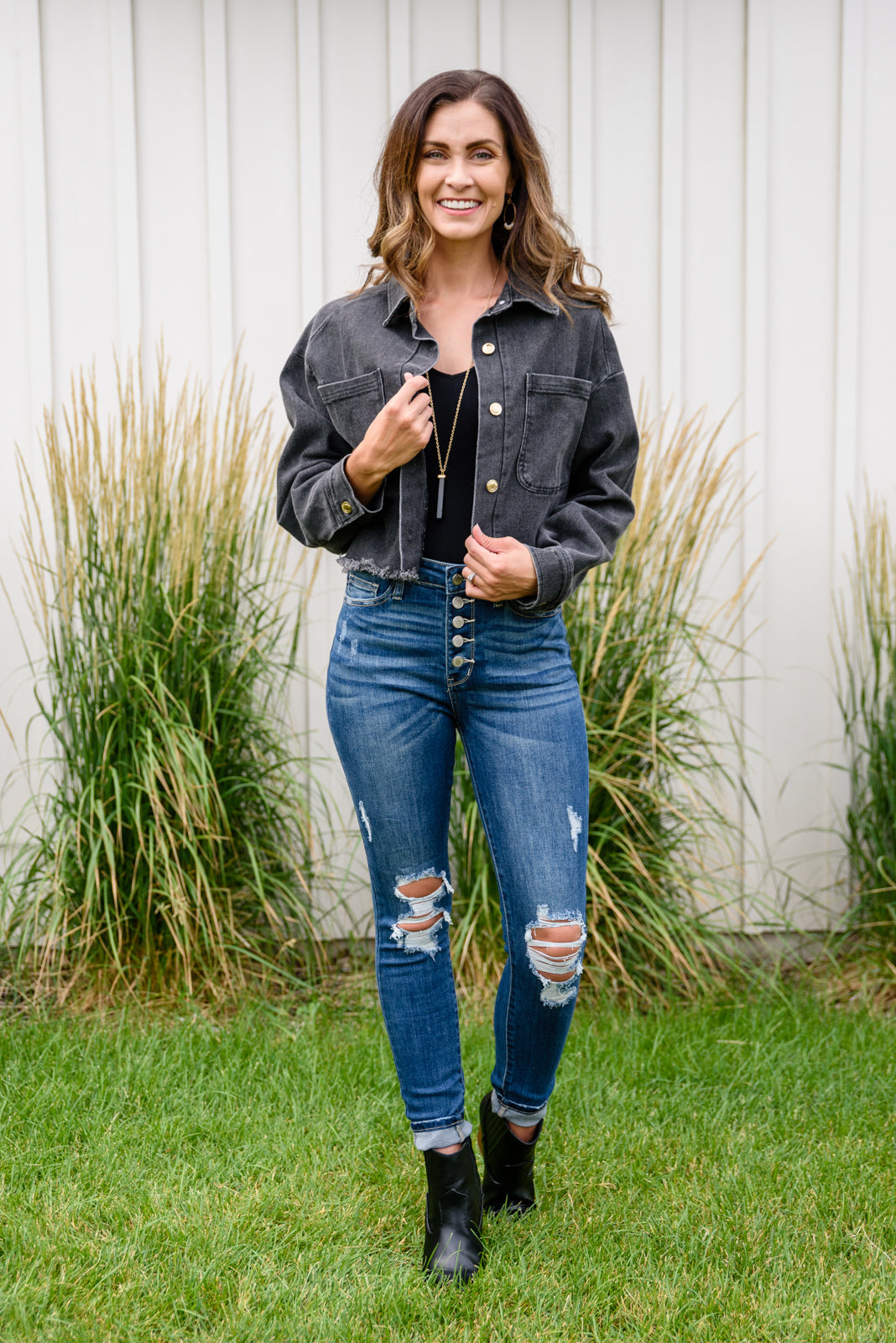 The Ari Hi-Rise Button Fly Cuffed Skinny jean is a must have denim staple! Hi-rise button fly and dark wash stretchy denim. Judy Blue Stretchy + Button fly + Distressed knees near me.