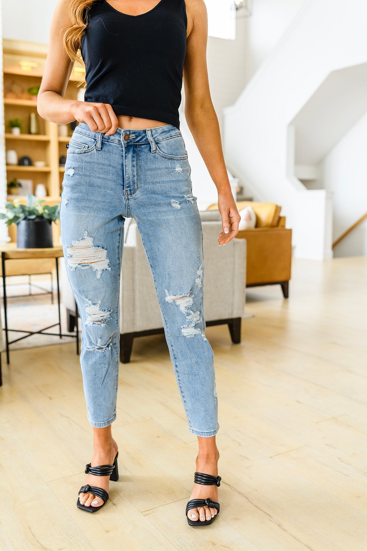 Florence High Waist Destroyed Boyfriend Jeans high waist, boyfriend fit, distressing, five pocket cut, and zipper fly