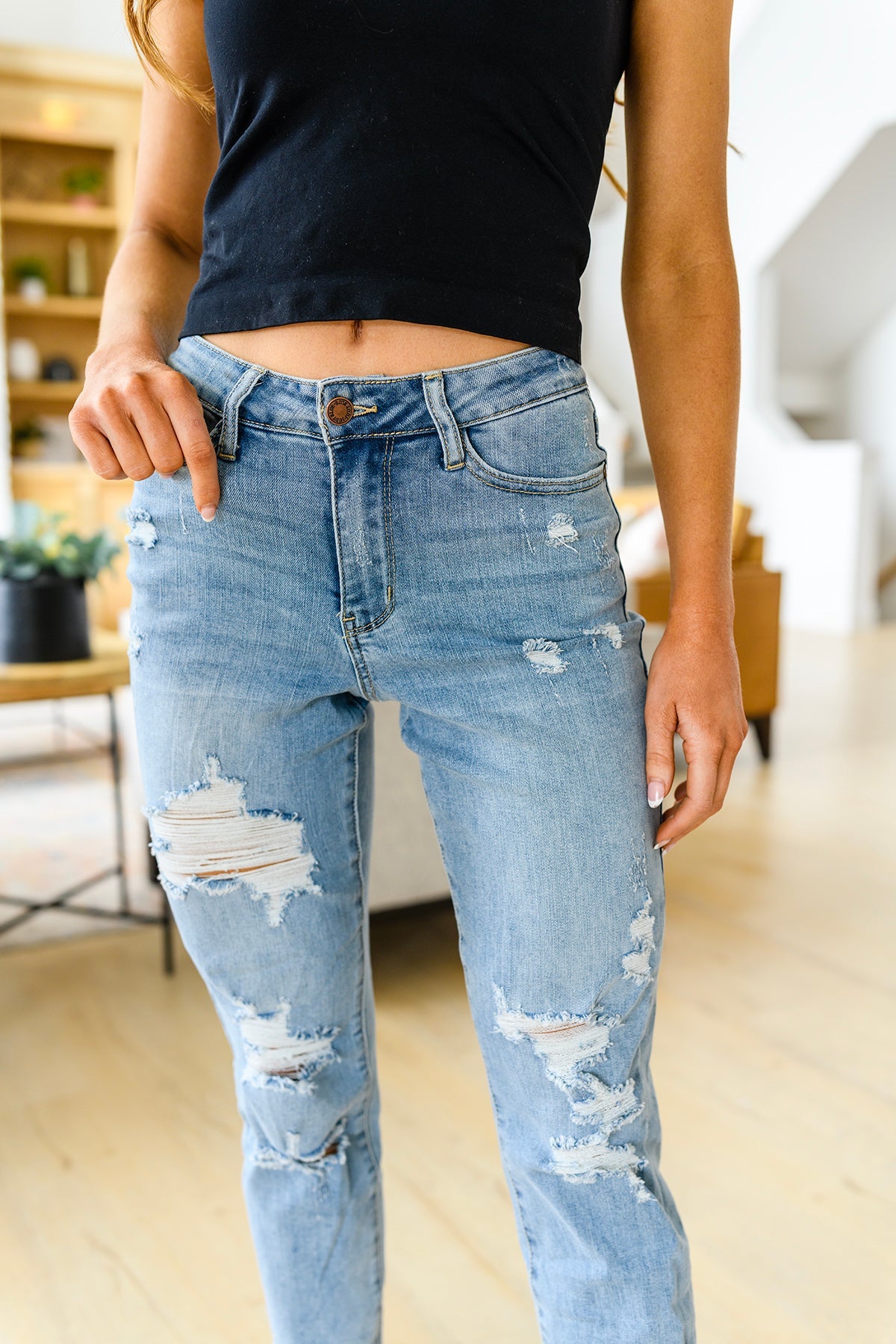 Florence High Waist Destroyed Boyfriend Jeans high waist, boyfriend fit, distressing, five pocket cut, and zipper fly