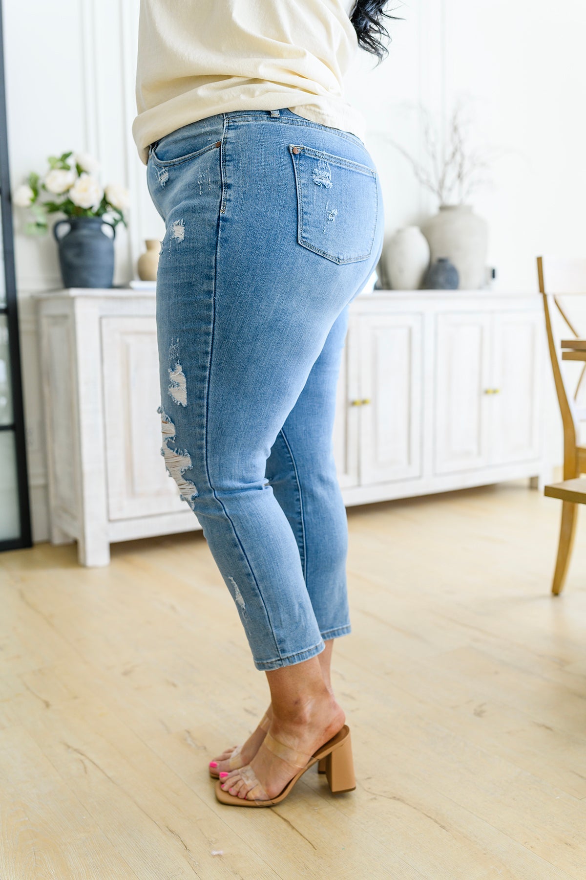 Florence High Waist Destroyed Boyfriend Jeans high waist, boyfriend fit, distressing, five pocket cut, and zipper fly