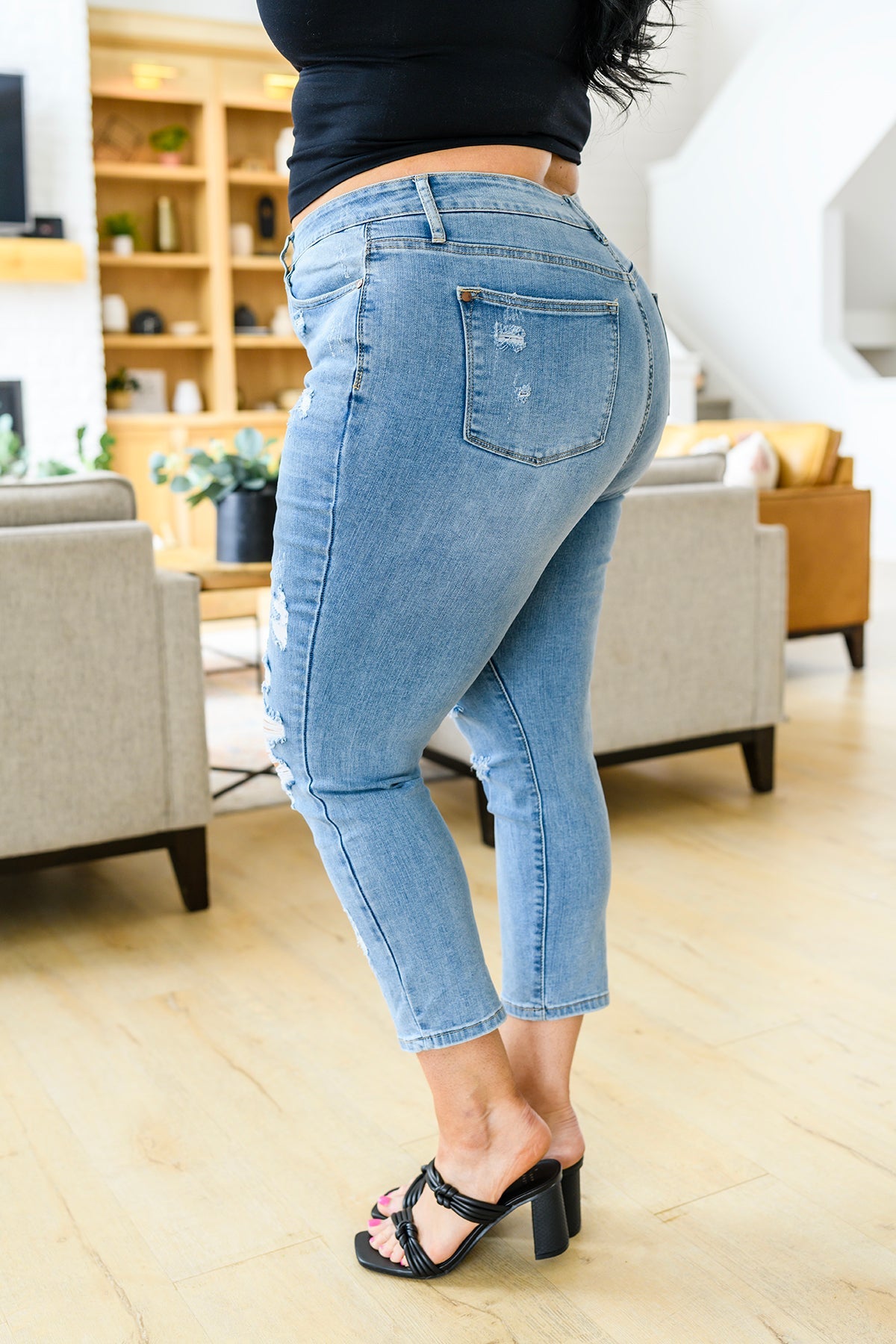 Florence High Waist Destroyed Boyfriend Jeans high waist, boyfriend fit, distressing, five pocket cut, and zipper fly