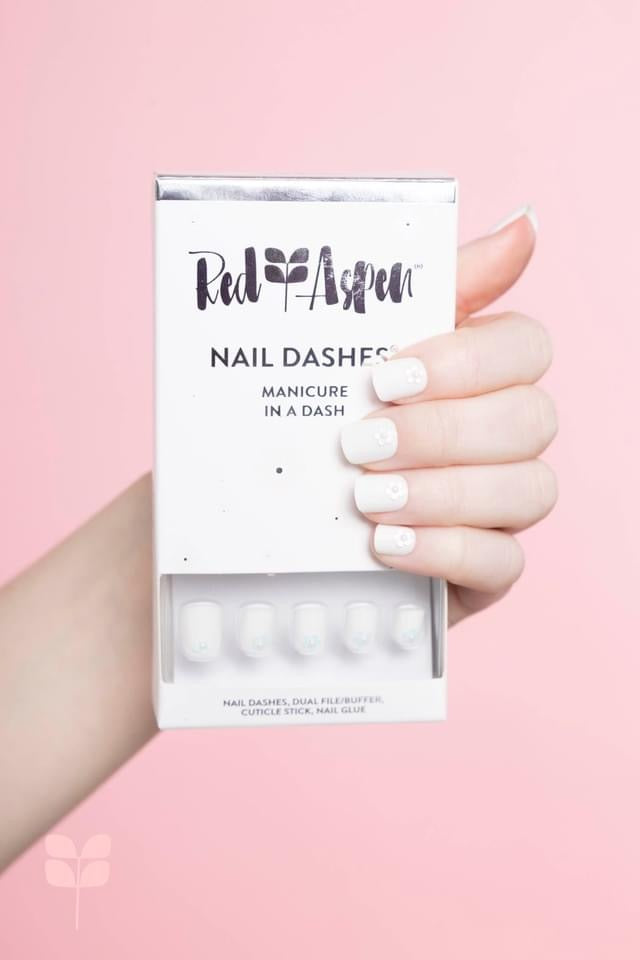 Red Aspen Petite Nail Dashes Manicure DIY Nail Art white daisy nails