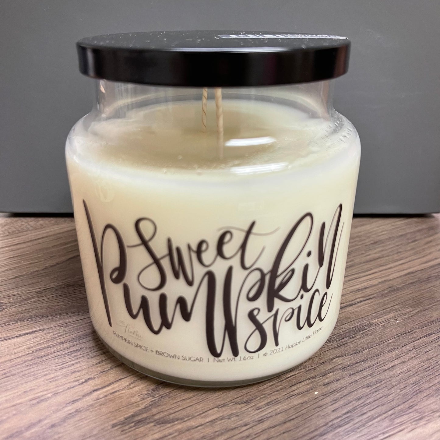 100% natural coconut wax and soy wax, 100% natural cotton wicks, premium fragrance and essential oils farmhouse farm house candles home smell good scent air freshener