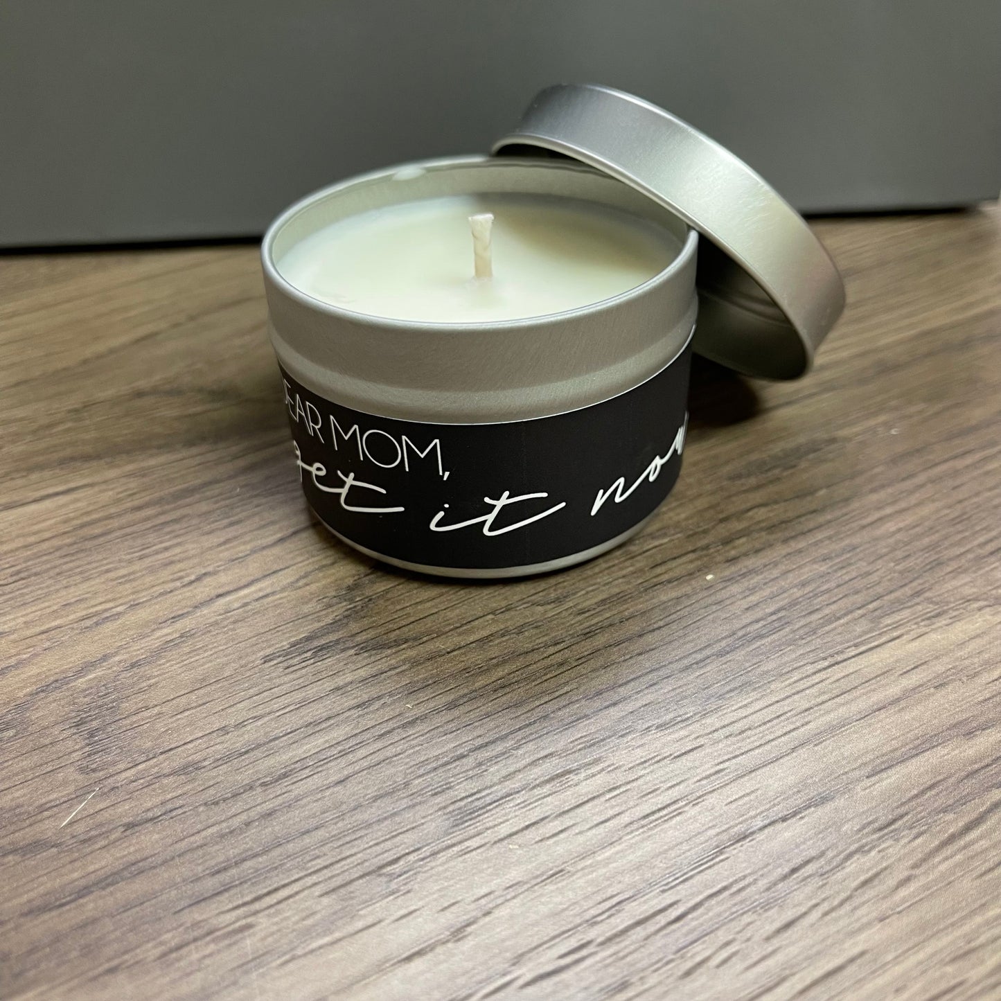 Made with a custom blend of 100% natural coconut wax and soy wax, 100% natural cotton wicks, premium fragrance and essential oils home scent air freshener home decor dear mom